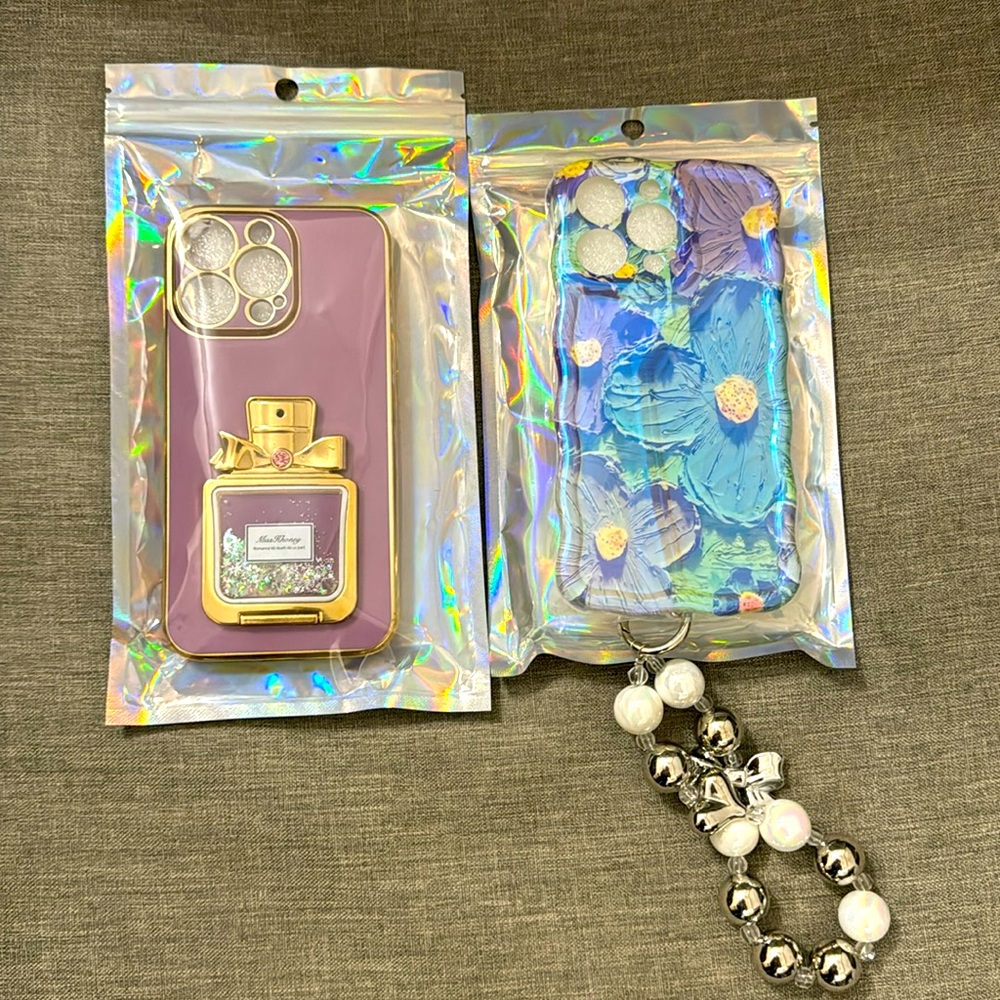 Bundle iPhone 13 Pro cases. Never use.